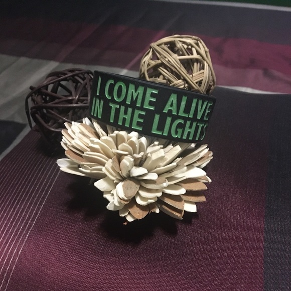 Band Merch bracelet *Memphis May Fire 🔥 * - Picture 2 of 2